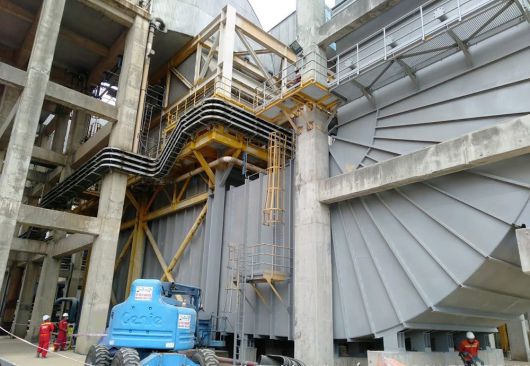 Thi công làm sạch và sơn bề mặt khu vực FGD